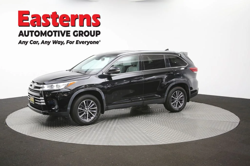 Used 2019 Black Toyota XLE image 61