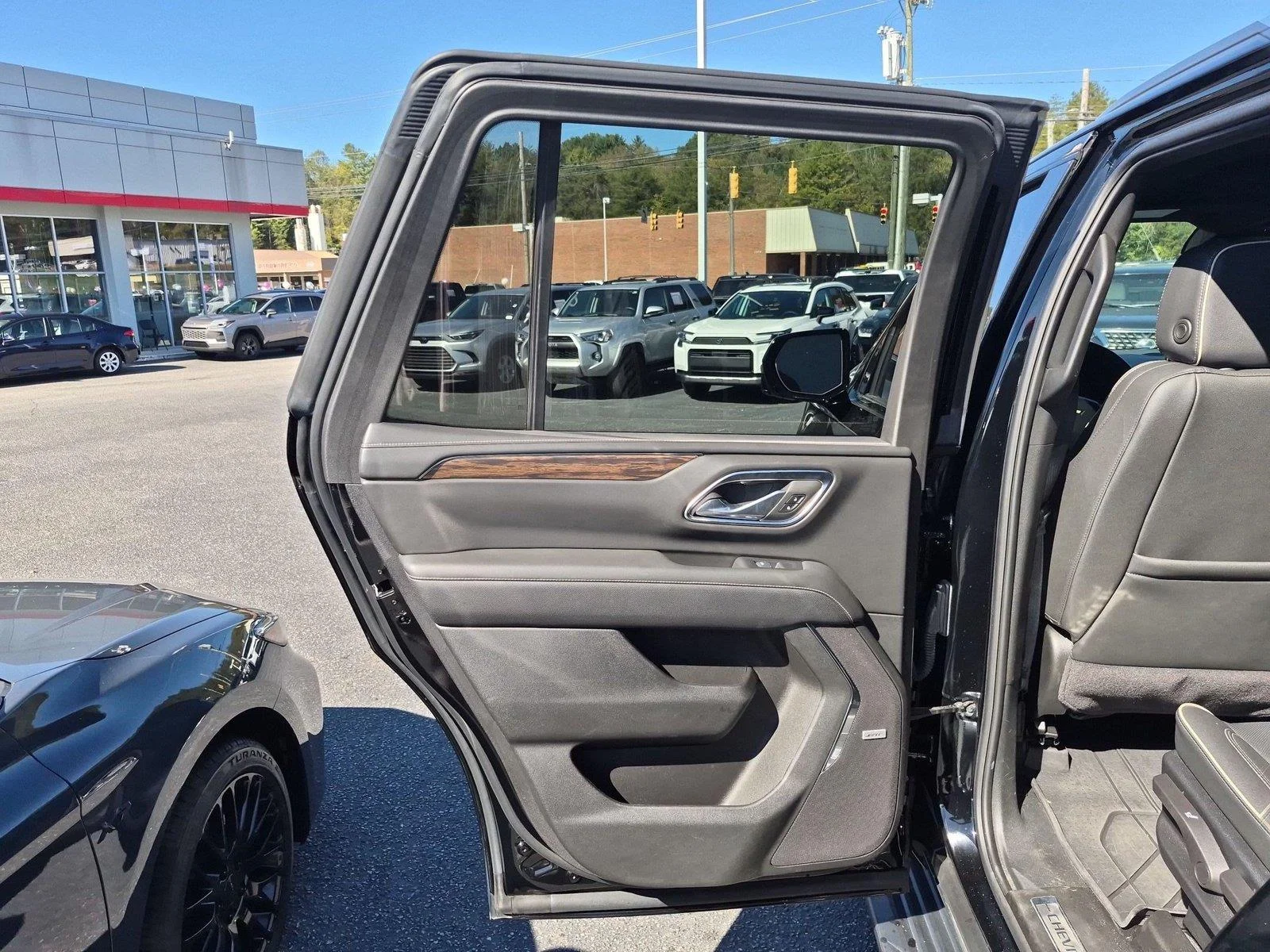 Used 2024 Black Chevrolet Premier image 30