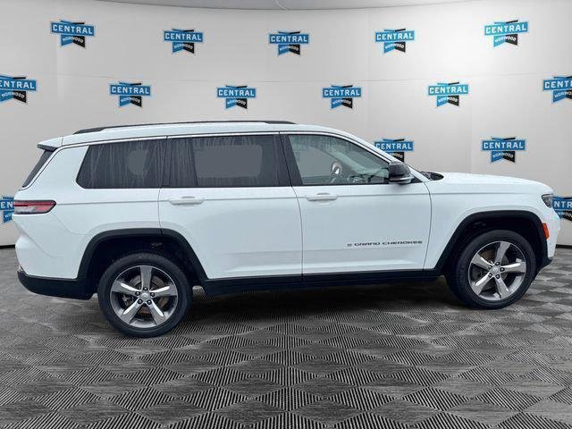 Used 2022 Bright White Clearcoat Jeep Limited image 7