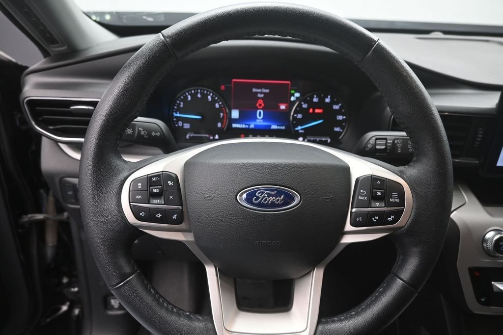 Used 2023 Black Ford XLT image 30