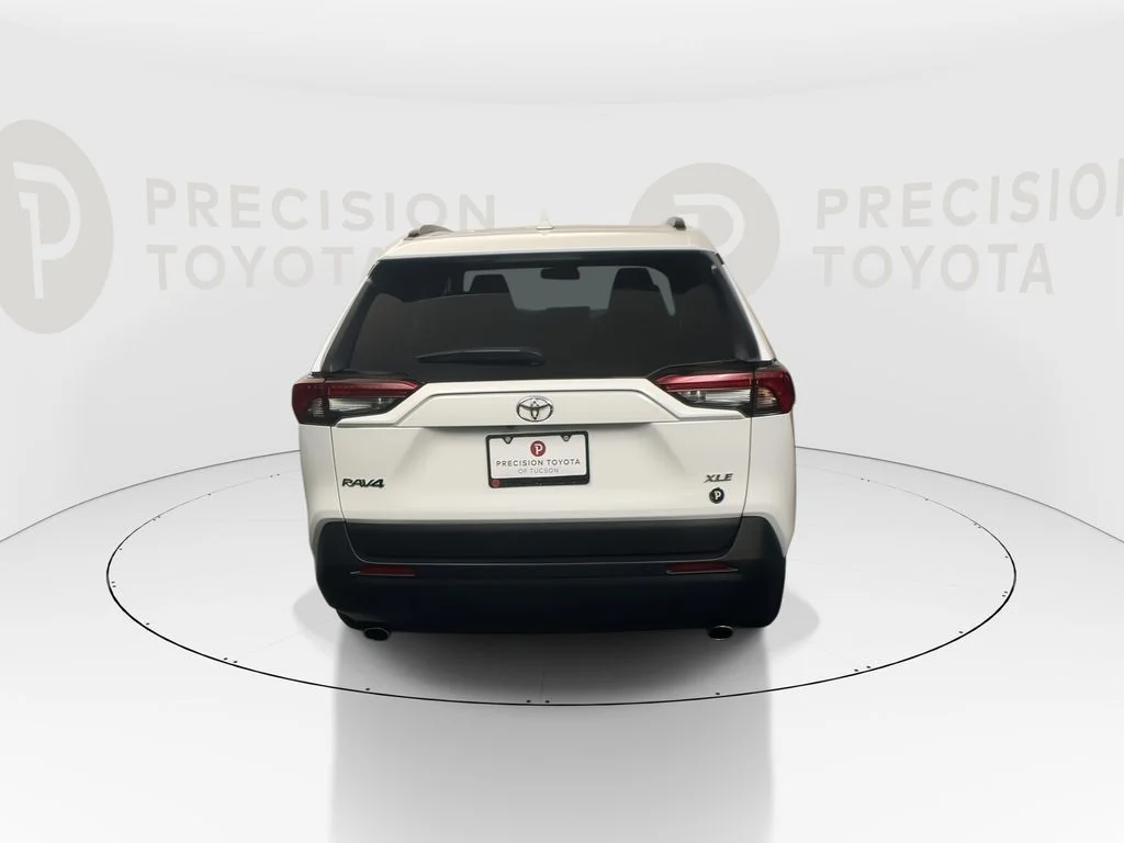 Used 2025 Ice Toyota XLE image 17
