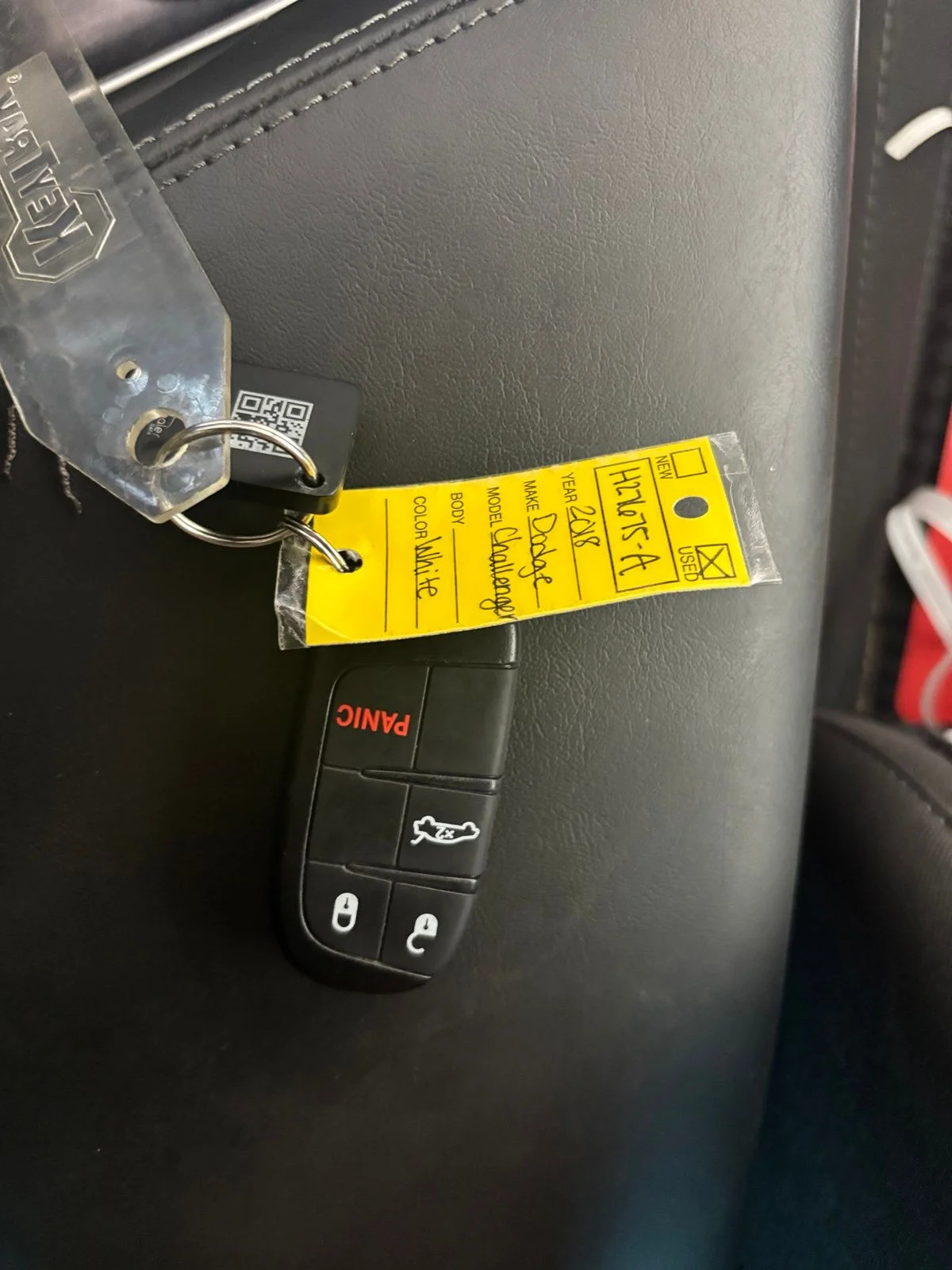 Used 2018 White Dodge SXT image 13
