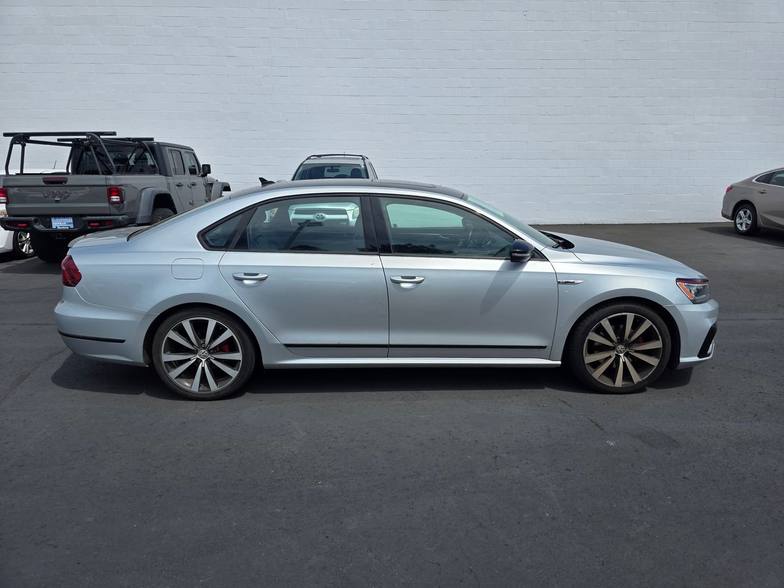 Used 2018 Silver Volkswagen 3.6L V6 GT image 4