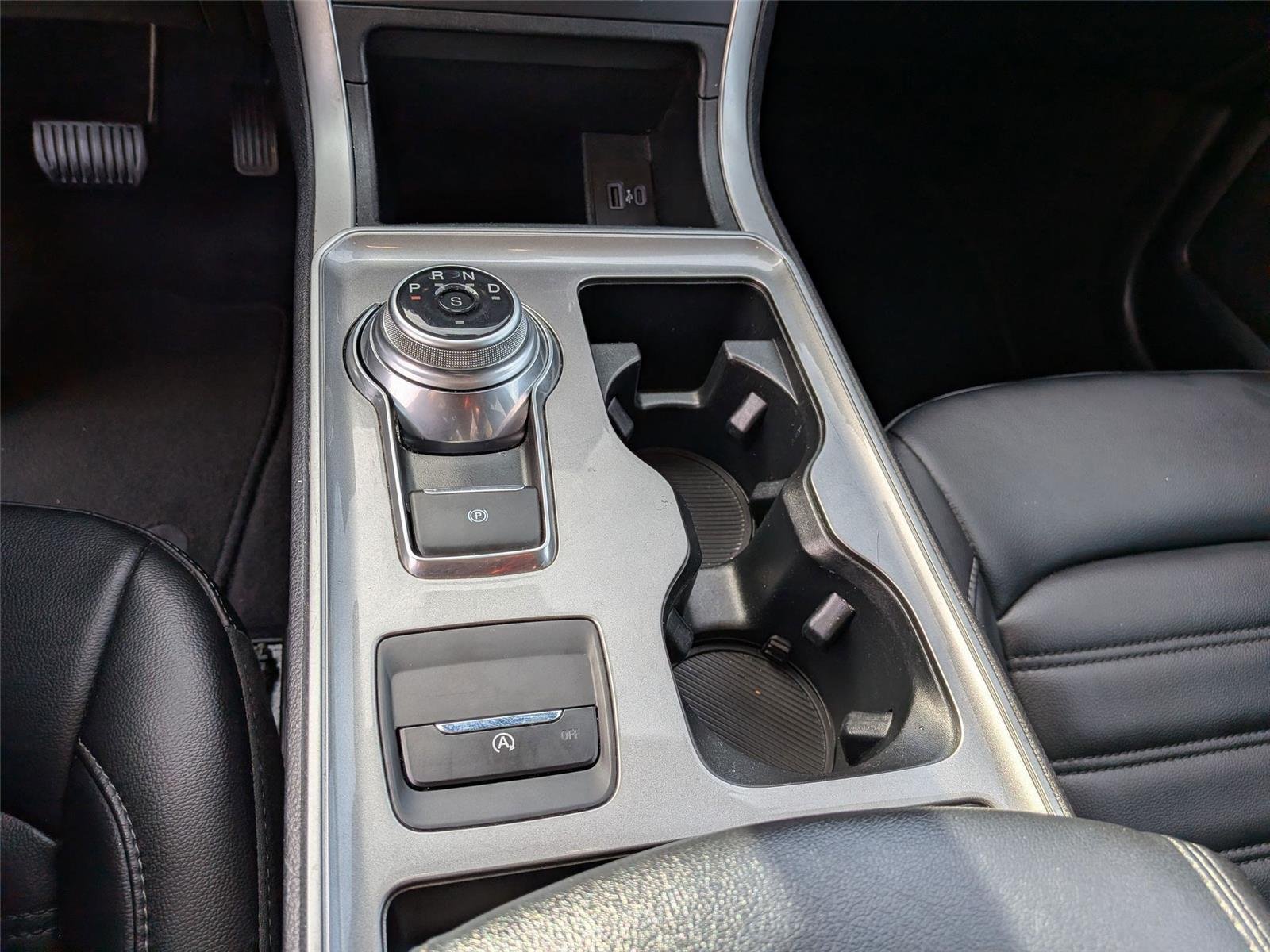 Used 2024 Agate Black Metallic Ford SEL image 25