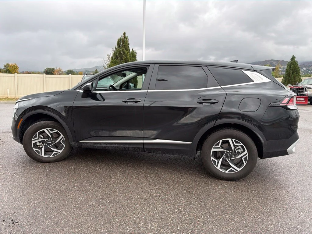 Used 2024 Fusion Black Kia LX image 9
