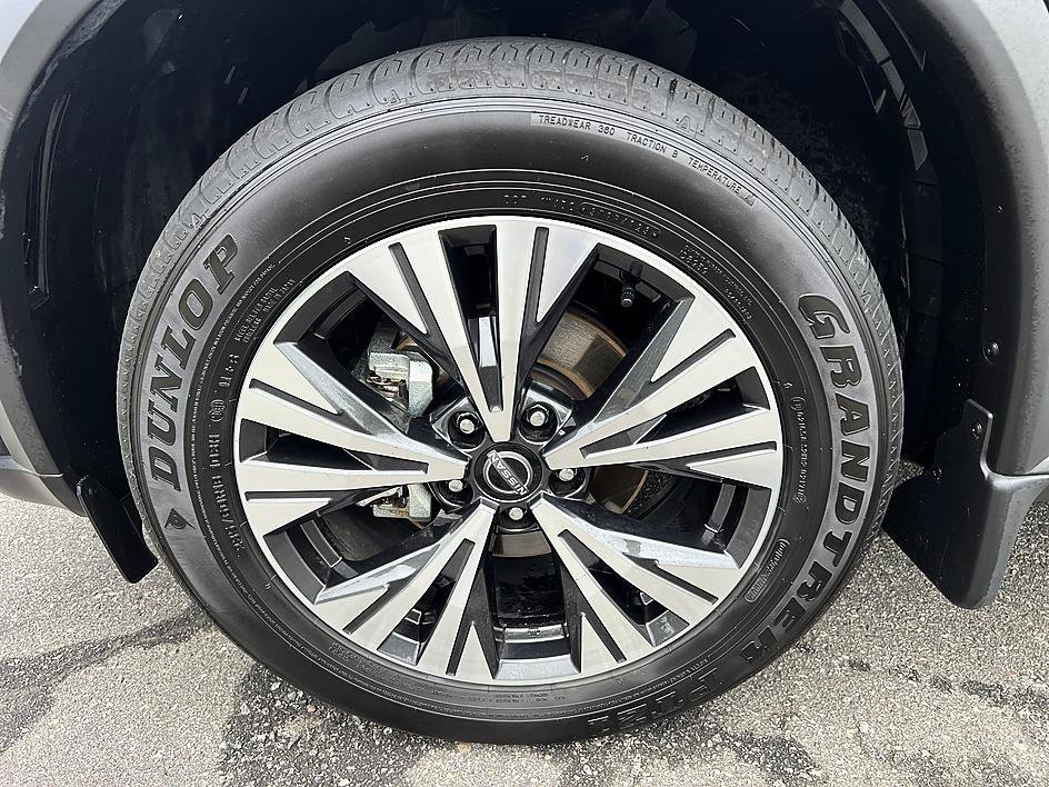 Used 2023 Super Black Nissan SV image 9