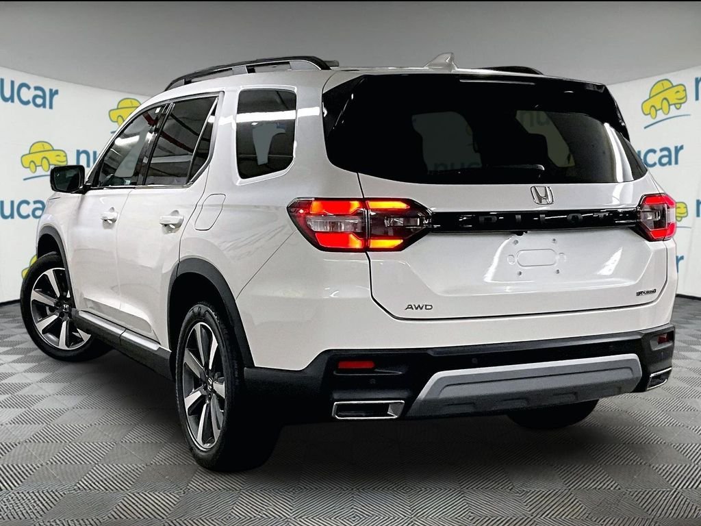 Used 2024 White Honda Touring image 4
