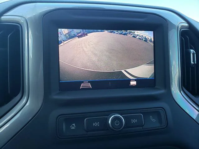 Used 2022 Silver Chevrolet Custom image 18