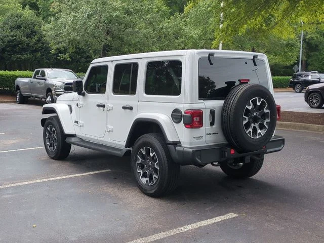 New 2025 Bright White Clear-Coat Exterior Paint Jeep Sahara image 3