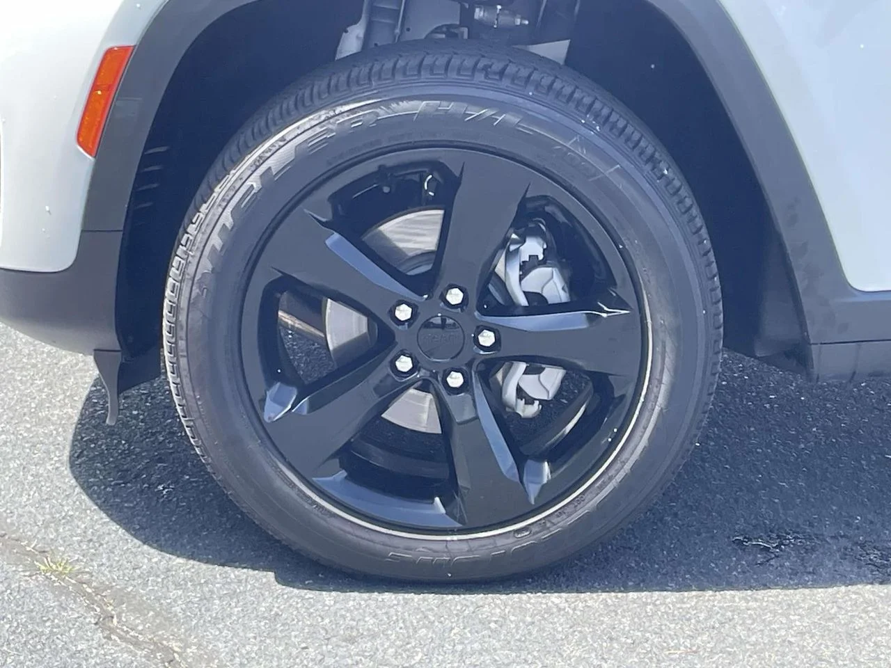 Certified Used 2023 White Jeep Altitude X image 11