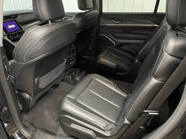 Used 2021 Diamond Black Jeep Limited image 18