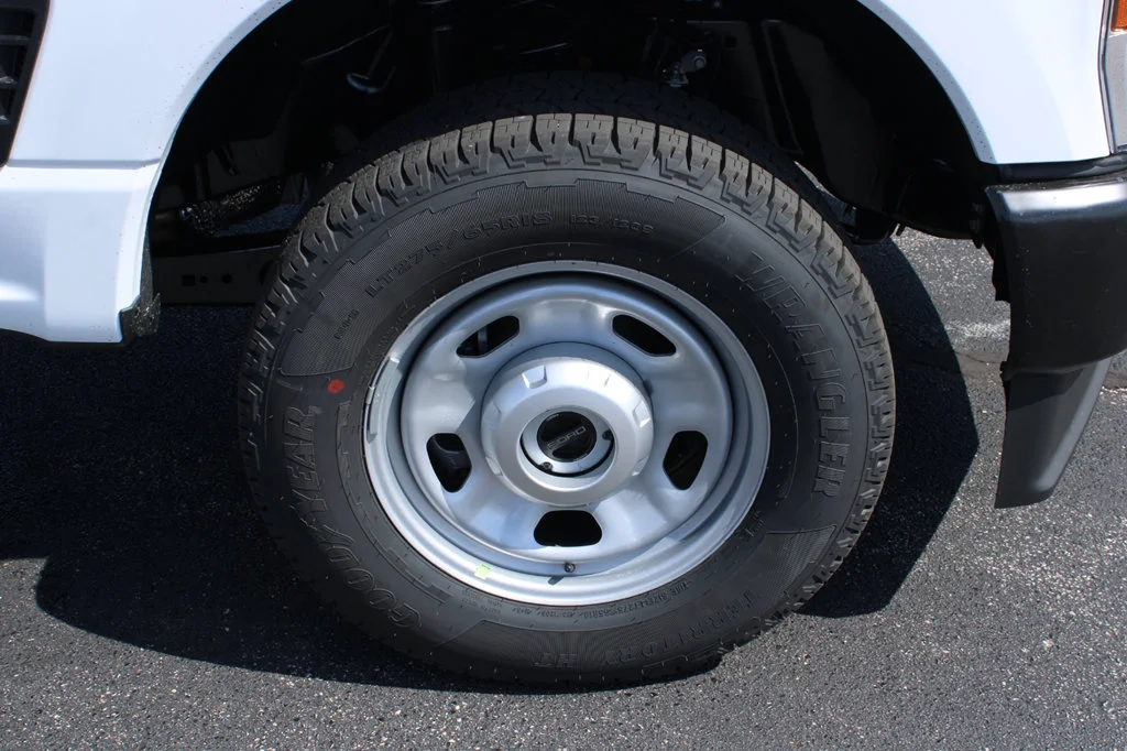 New 2027 Oxford White Ford F-350® XL image 19