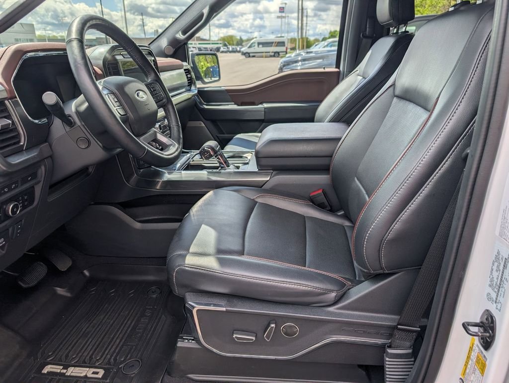 Used 2023  Ford Lariat image 11