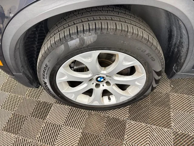 Used 2007  BMW 4.8i image 26