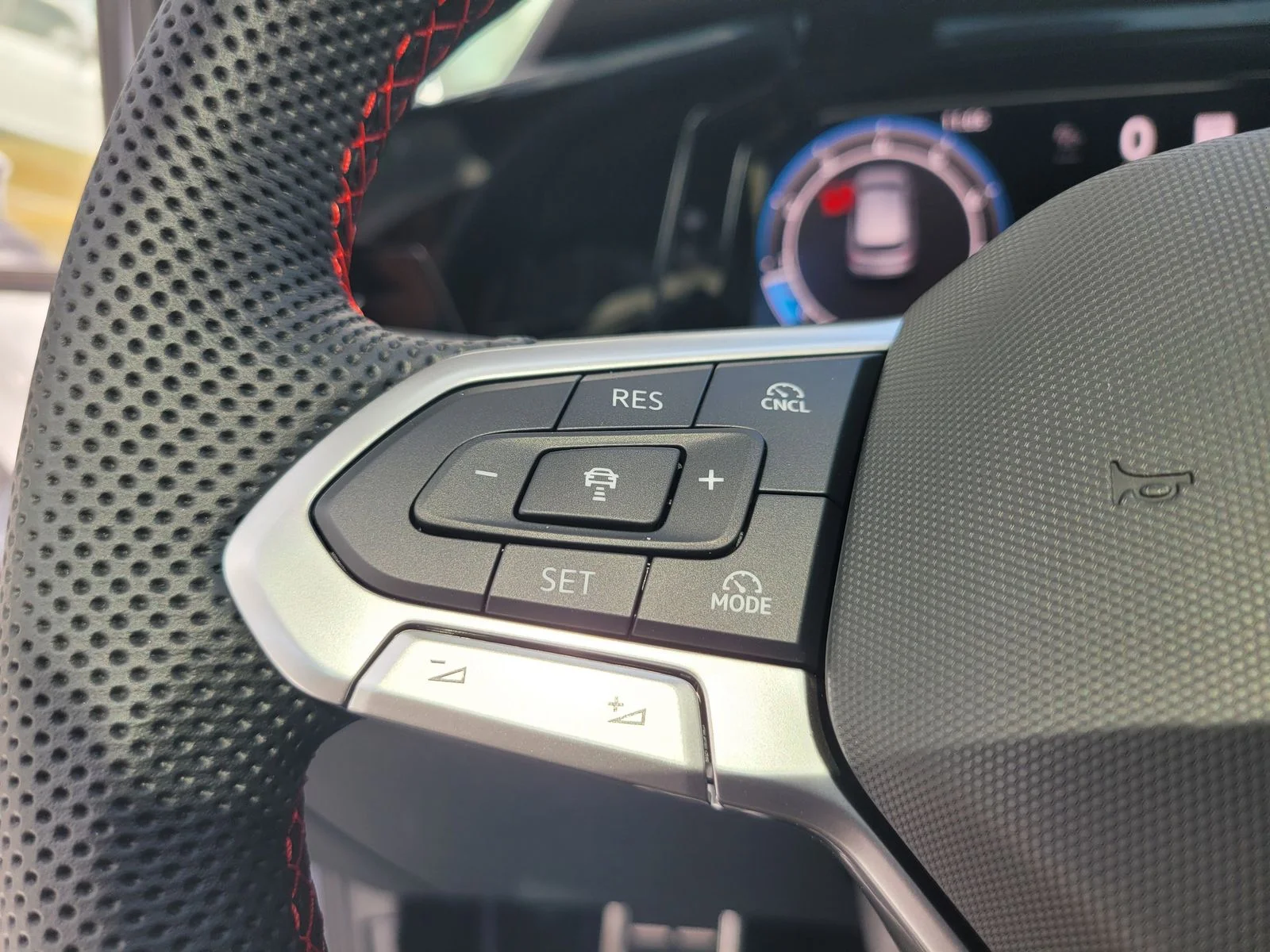 New 2026 Moonstone Gray Volkswagen 2.0T SE image 28