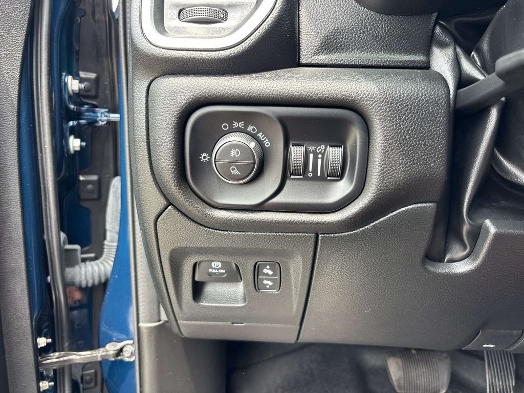 Used 2023 Blue Ram Laramie image 18