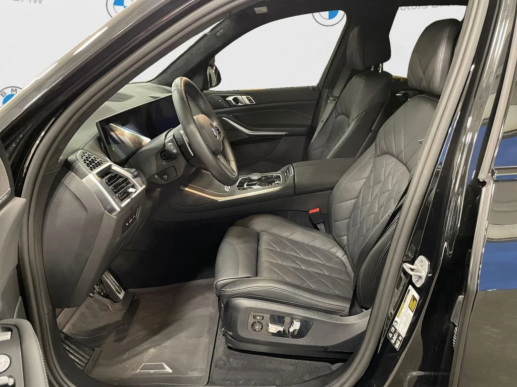 Used 2025 Black Sapphire Metallic BMW xDrive40i image 9