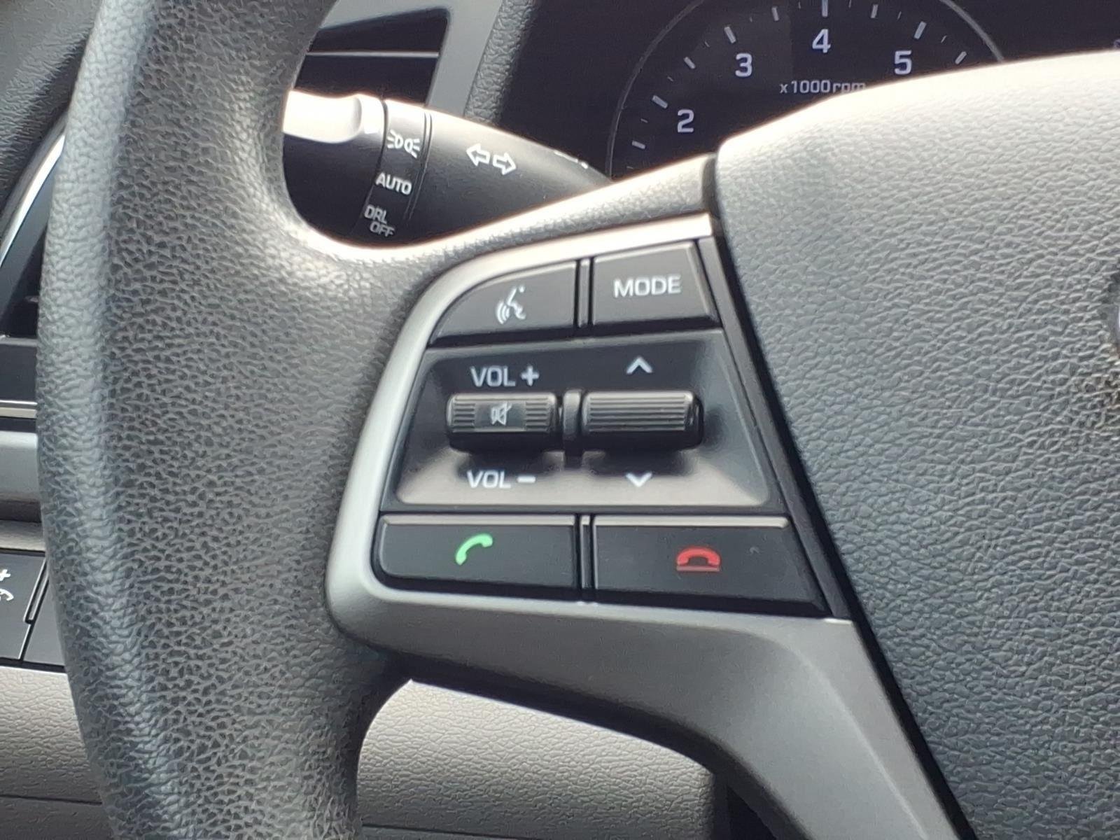 Used 2017 Electric Blue Hyundai SE image 25