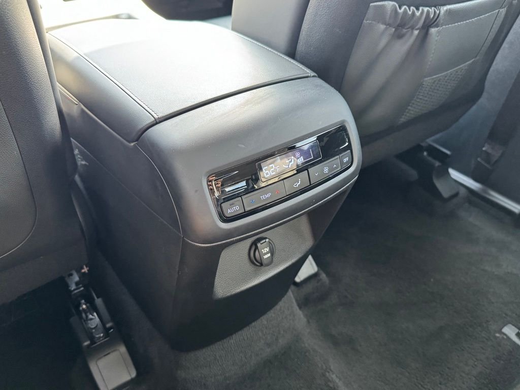 Used 2024 White Hyundai SEL image 22