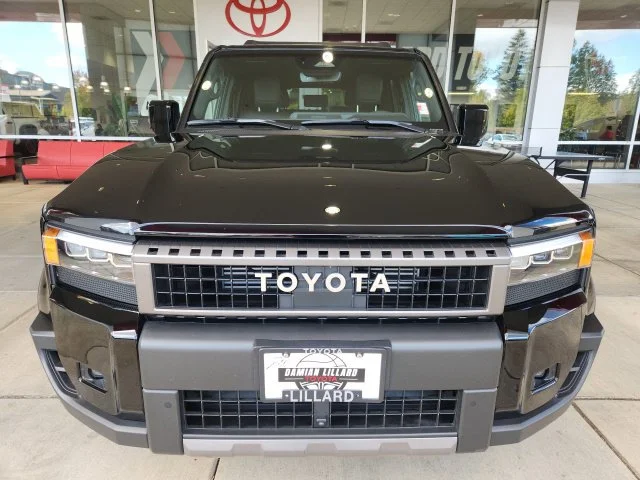 Used 2025 Black Toyota Base image 5