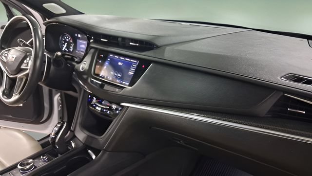 Used 2022 CRYSTAL WHITE TRICOAT Cadillac AWD Sport image 17