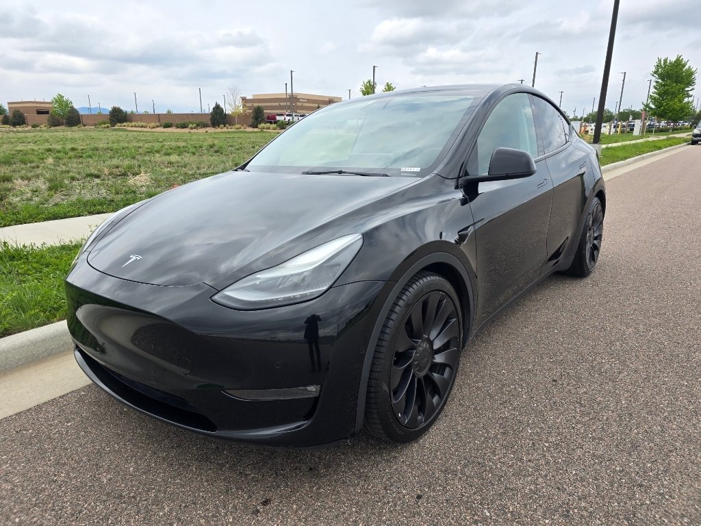 2022 Tesla Model Y Performance Dual Motor All-Wheel Drive's photo