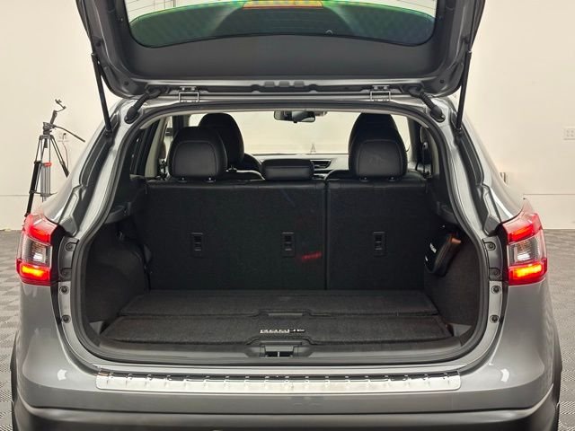 Used 2022 Gun Metallic Nissan SV image 9
