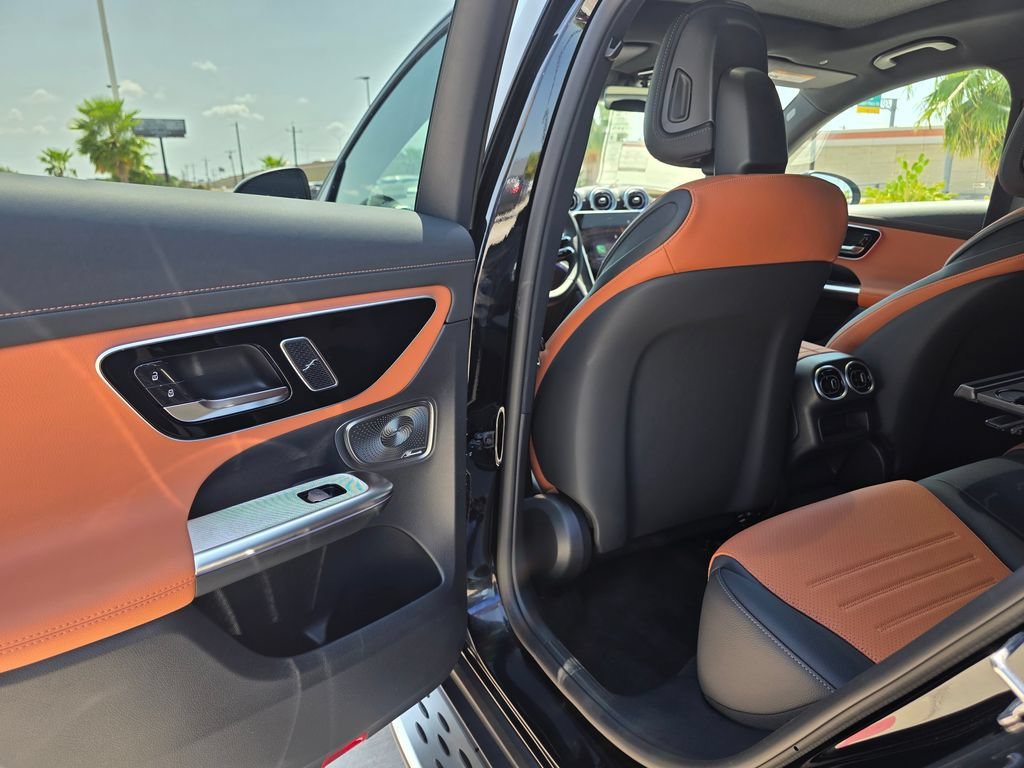 New 2027 Black Mercedes-Benz GLC 300 image 43