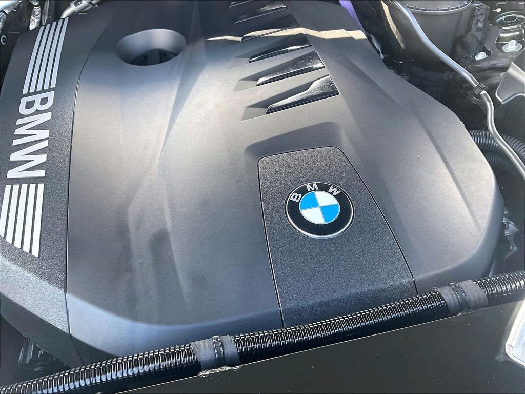 Used 2024 Green BMW xDrive40i image 35