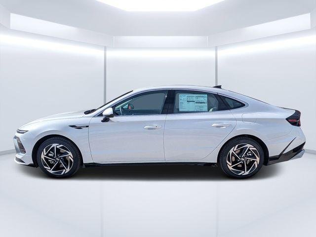 New 2026 White Hyundai SEL Sport image 6
