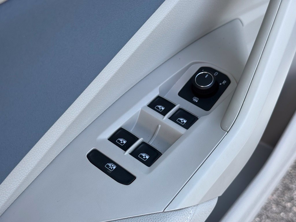 New 2026 Opal White Pearl Volkswagen 1.5T SE image 13