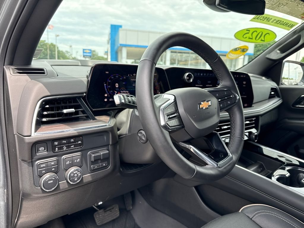 Used 2025 Gray Chevrolet Premier image 13