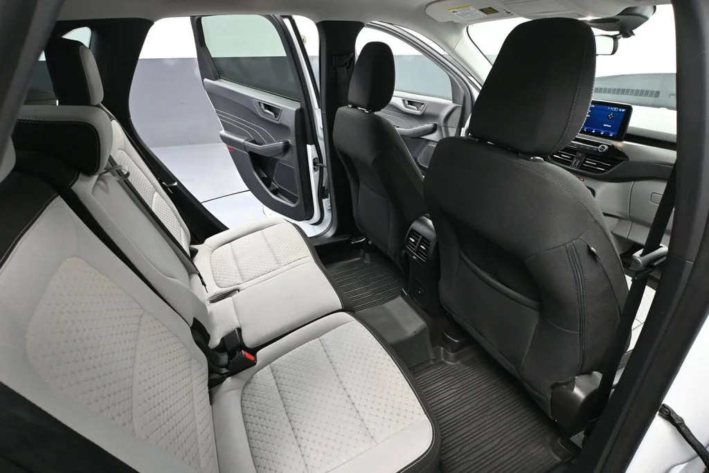 Used 2023 White Ford Active image 34