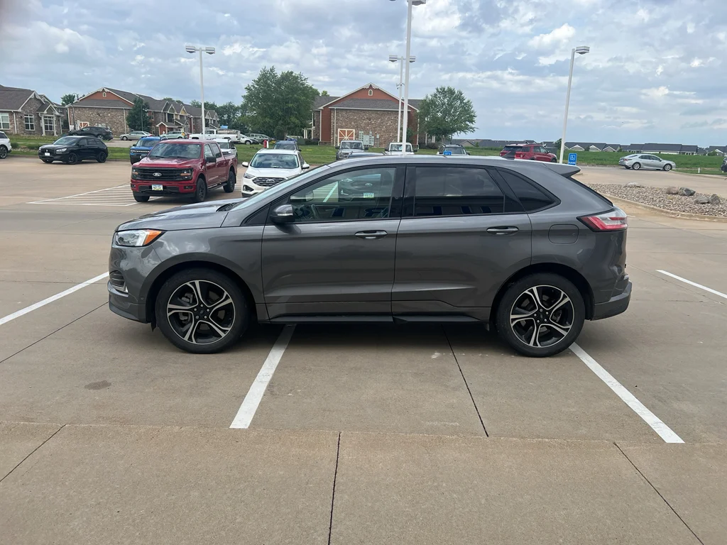 Used 2022 Gray Metallic Ford ST image 5