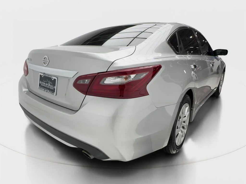 Used 2018 Silver Nissan 2.5 S image 7