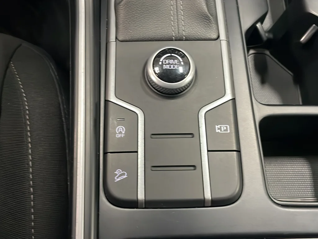 Used 2021 Silver Kia LX image 30
