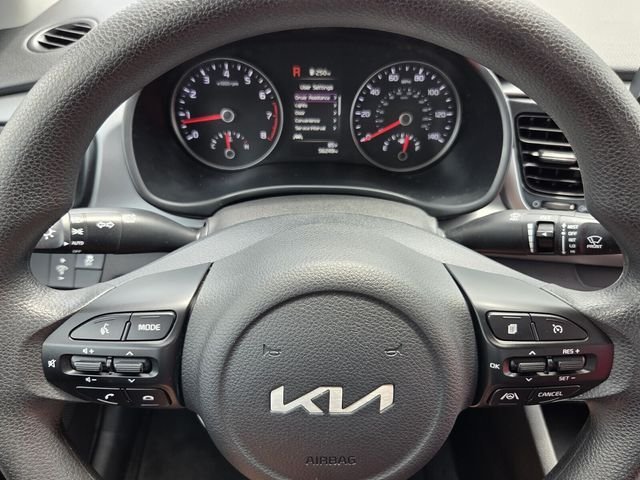Used 2022 Silver Kia S image 19