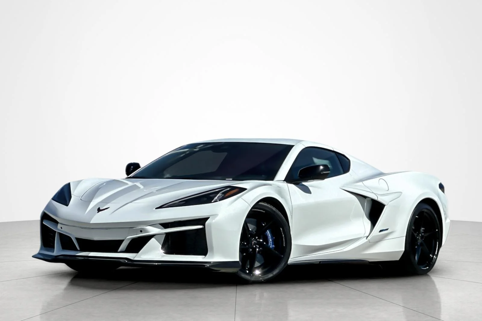 Used 2026 ARTIC WHITE Chevrolet 2LZ image 1