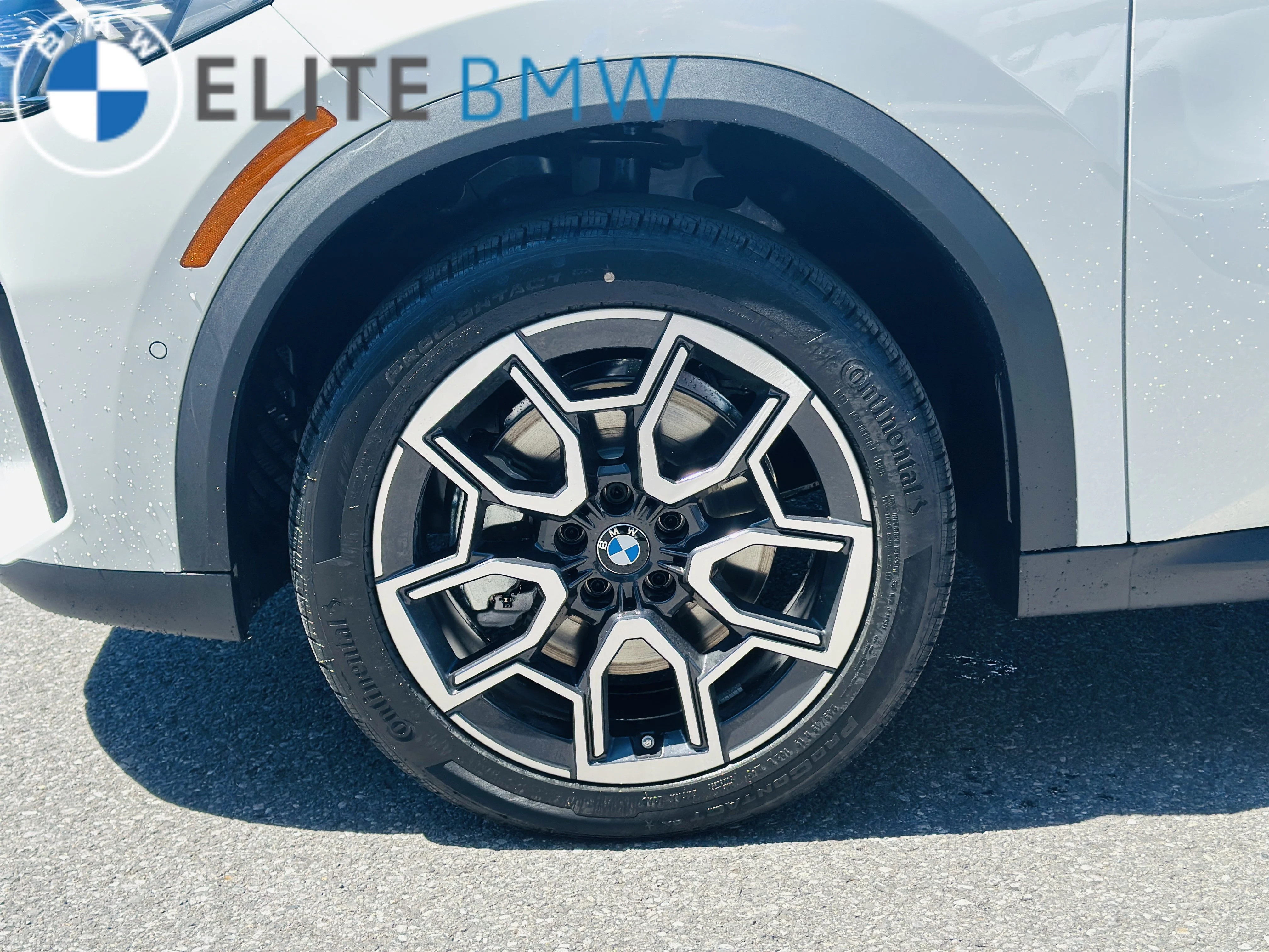 Used 2026 Mineral White Metallic BMW xDrive28i image 14