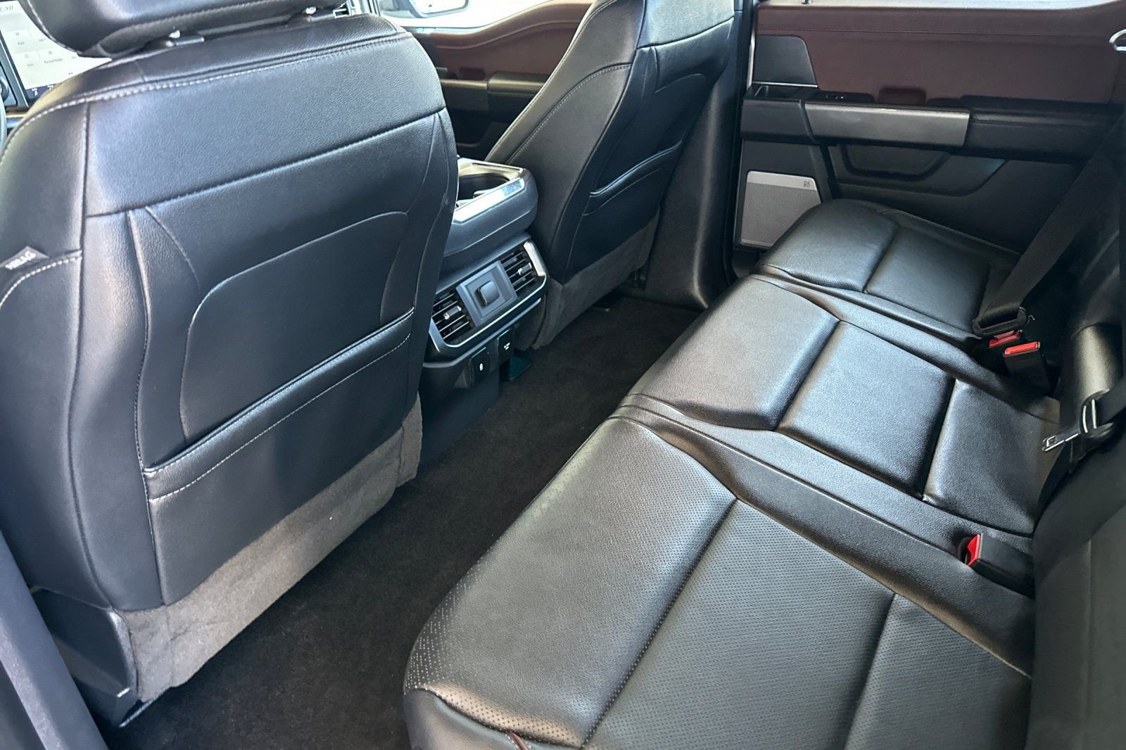 Used 2022 Silver Ford Lariat image 12