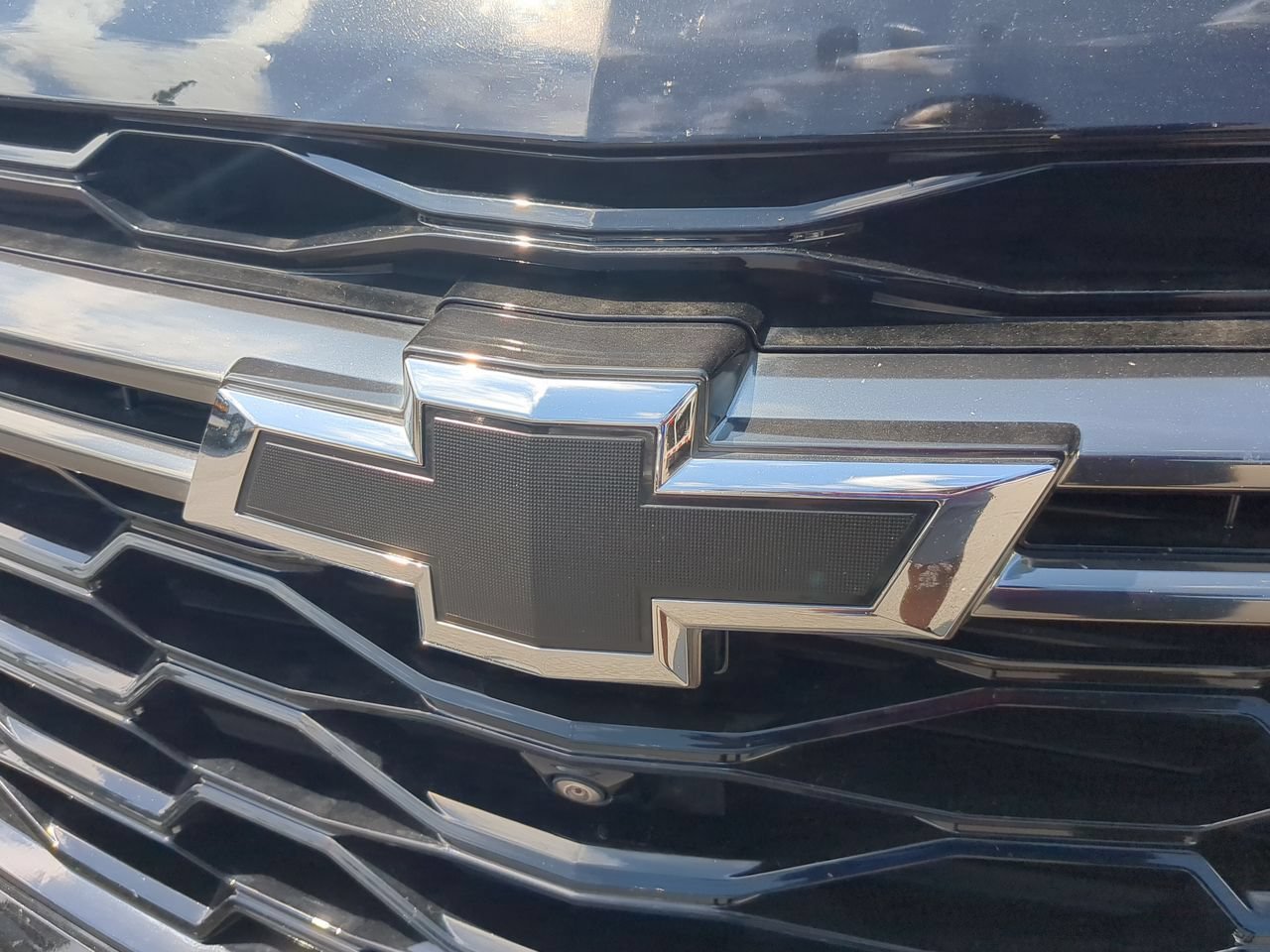 Used 2023 Mosaic Black Metallic Chevrolet RS image 33