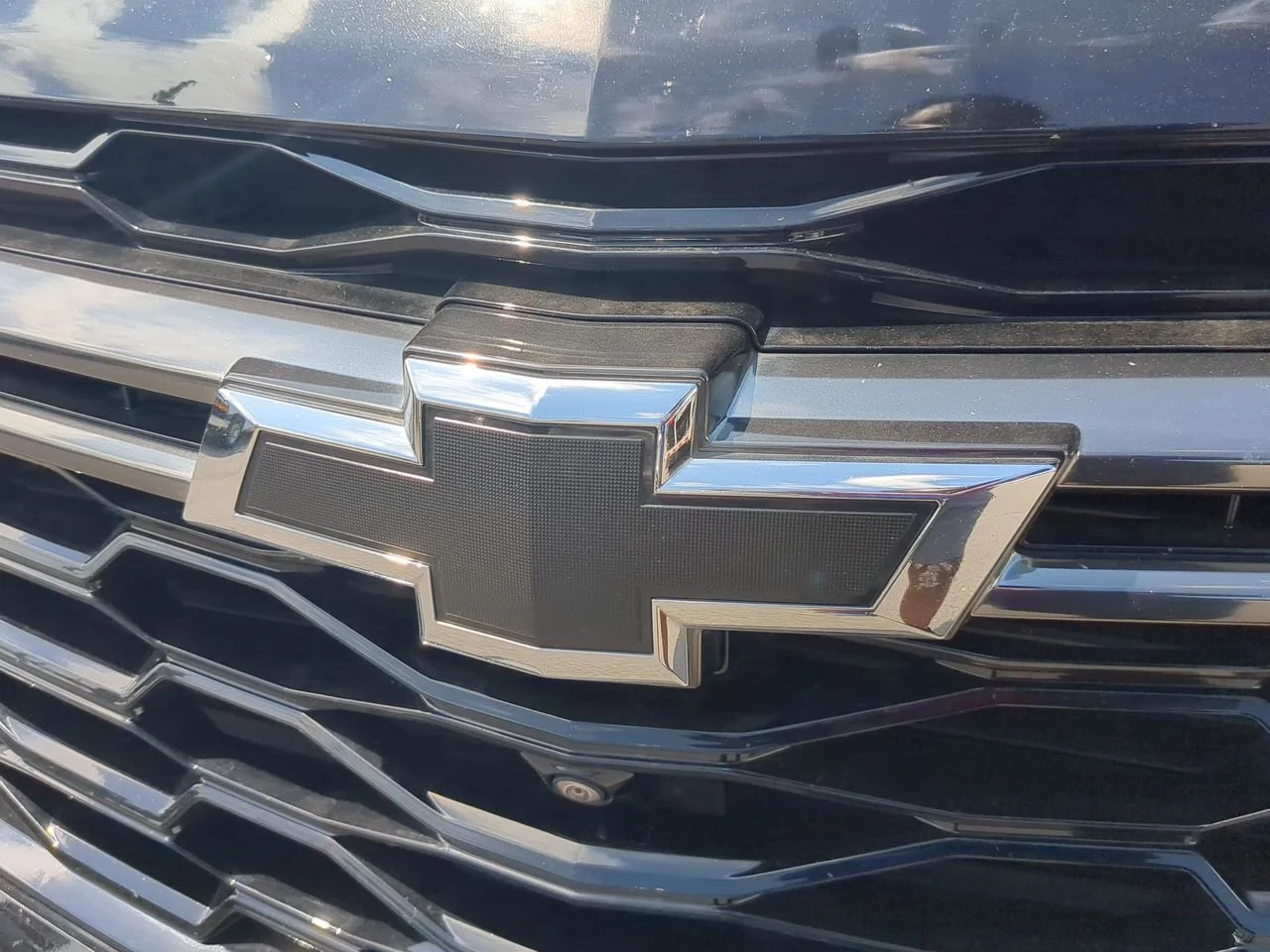 Used 2023 Mosaic Black Metallic Chevrolet RS image 33