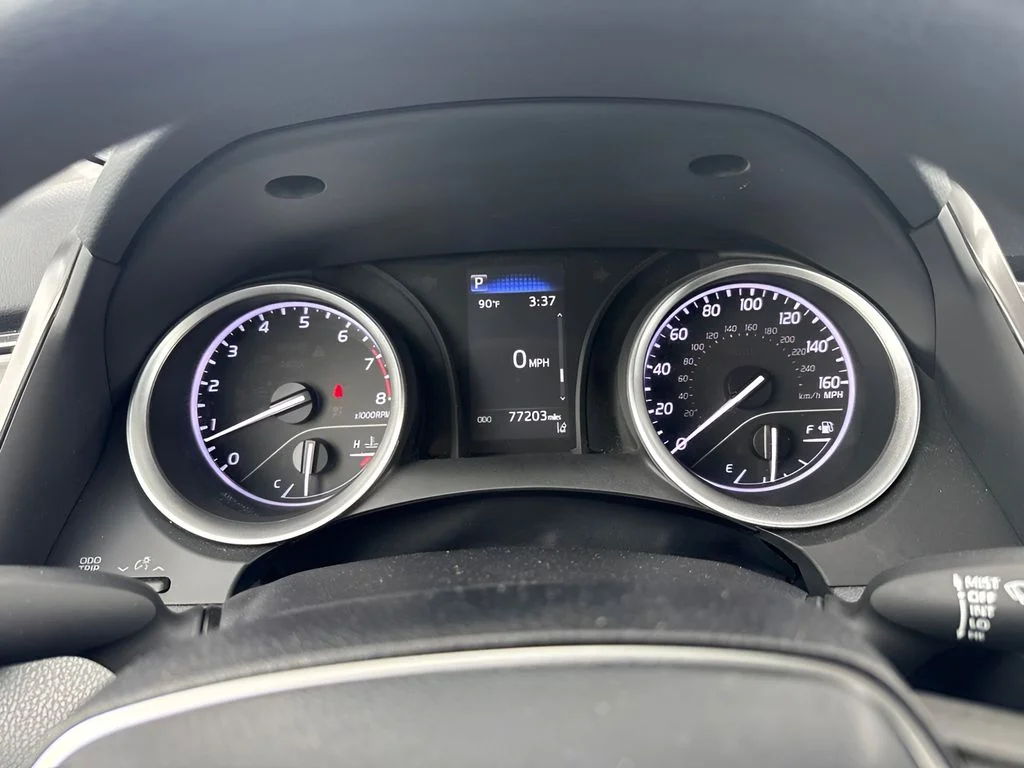Used 2022 Silver Toyota LE image 11