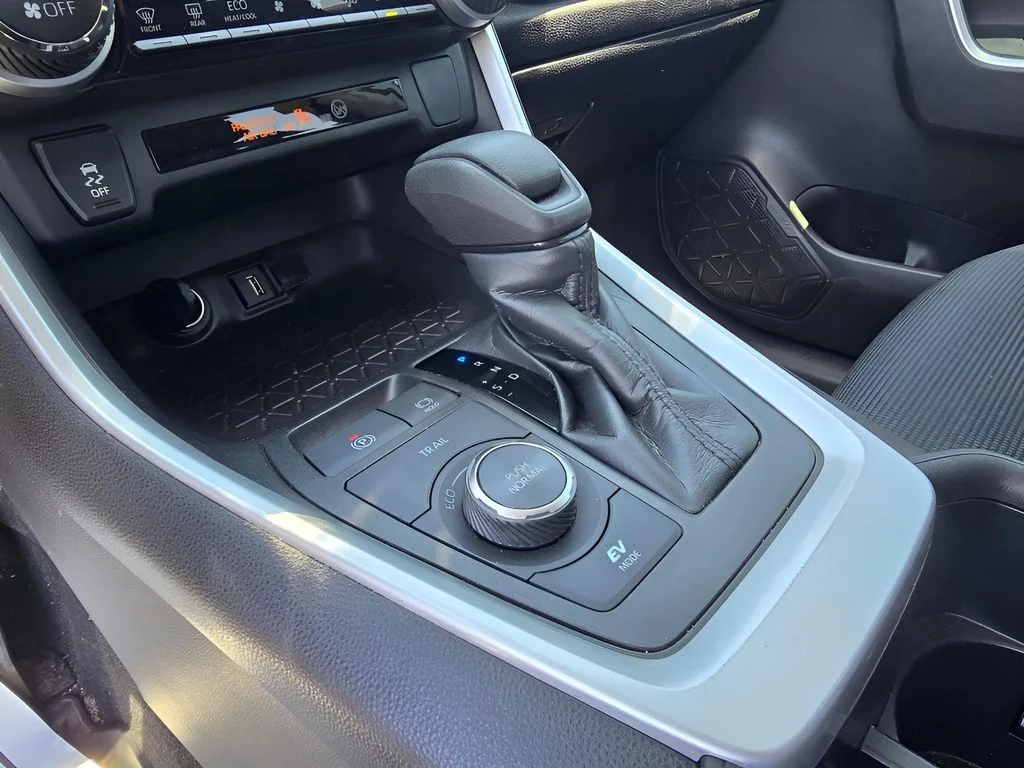 Used 2022 Silver Sky Metallic Toyota Hybrid LE image 19