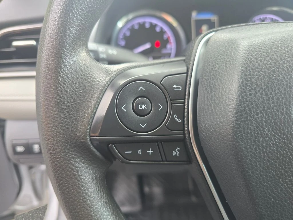 Used 2019 Silver Toyota LE image 19