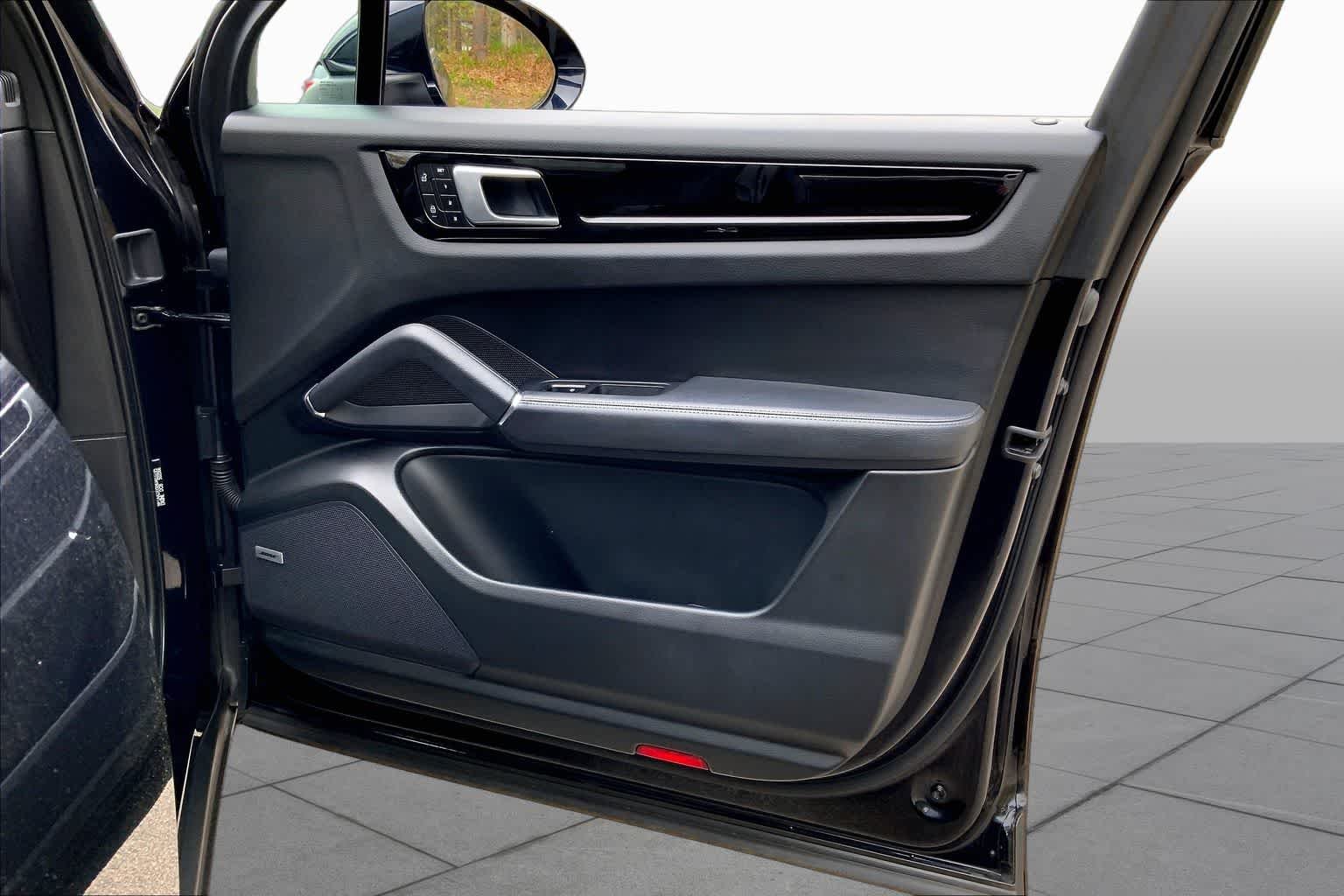 2022 Porsche Cayenne Base - Photo 21
