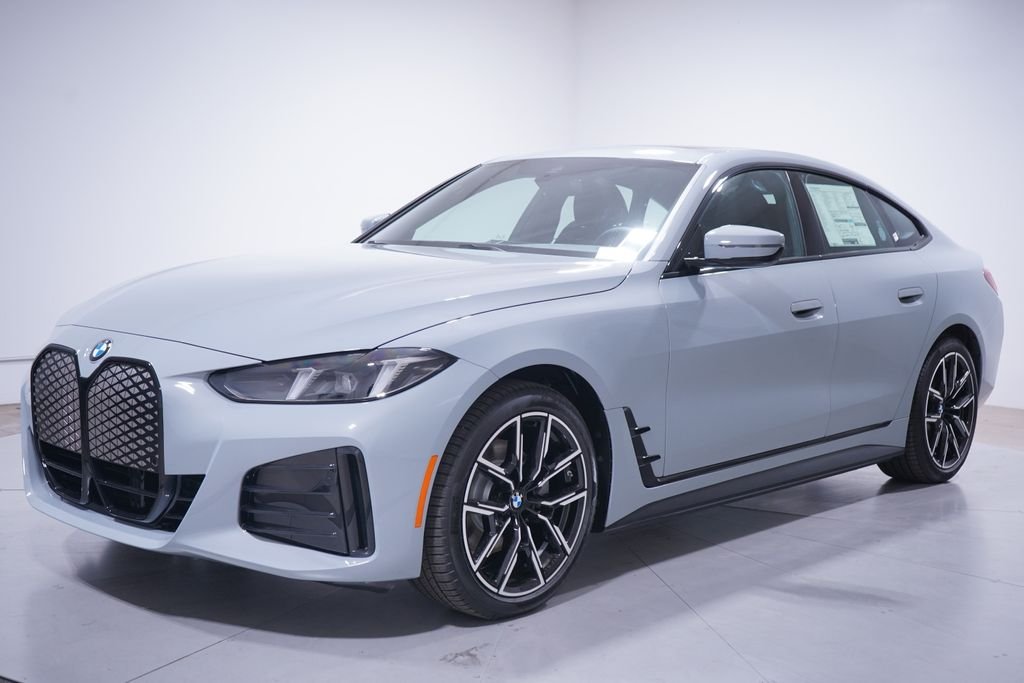 New 2026 Gray Metallic BMW eDrive40 image 1
