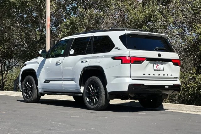 New 2026 Wind Chill Pearl <sup>1</sup> Toyota  Platinum image 6