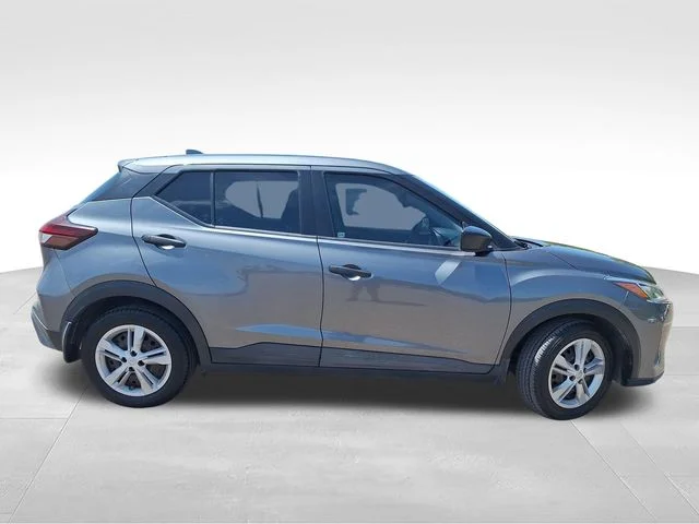 Used 2021 Gray Nissan S image 8