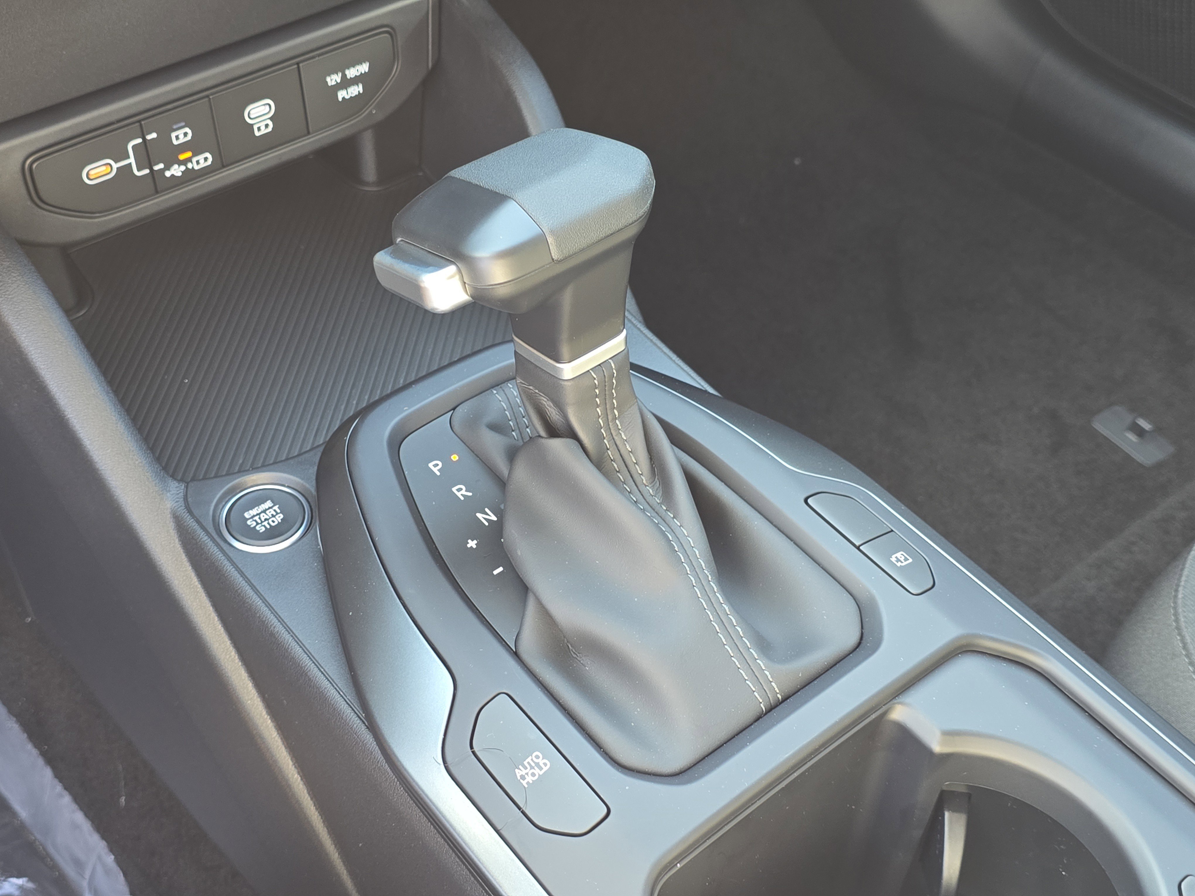 New 2026 Snow White Pearl Kia LXS image 25